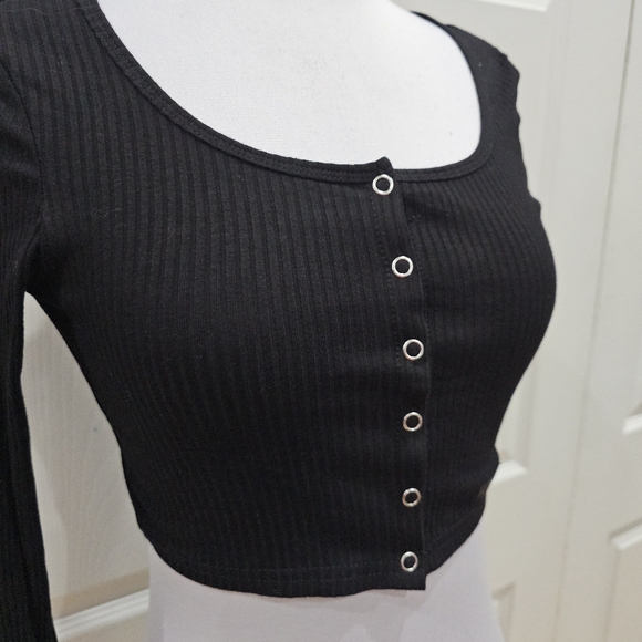 Dolls Kill Poster Grl Nothing But Trouble Henley Lounge Black Snap Top XS S - Picture 3 of 7